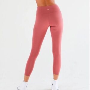 NWT Playground Active Laguna Legging V-Waist Leggings Size Medium Pink
